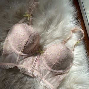 Victoria’s Secret bra